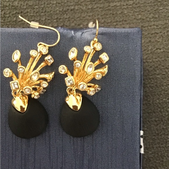 Brand New Crystal and Black Lucite Gold Tone Dangle Earrings. Designer look! - Picture 3 of 5